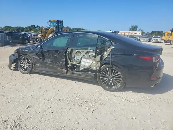 58ADZ1B17RU163693 2024 LEXUS ES - Image 2