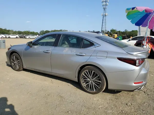 58ADZ1B17RU165136 2024 LEXUS ES - Image 2