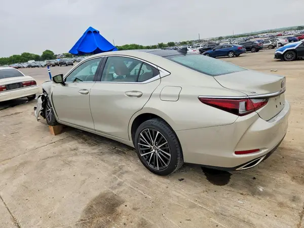 58ADZ1B17RU167484 2024 LEXUS ES - Image 2