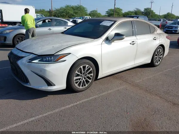 58ADZ1B17RU169025 2024 LEXUS ES - Image 2