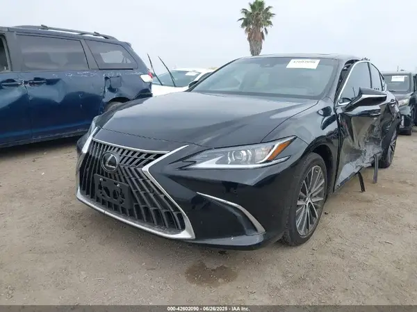 58ADZ1B17RU169946 2024 LEXUS ES - Image 2
