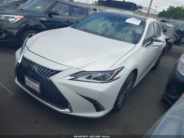 58ADZ1B17RU177674 2024 LEXUS ES - Image 2