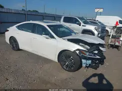 58ADZ1B17SU197655 2025 LEXUS ES