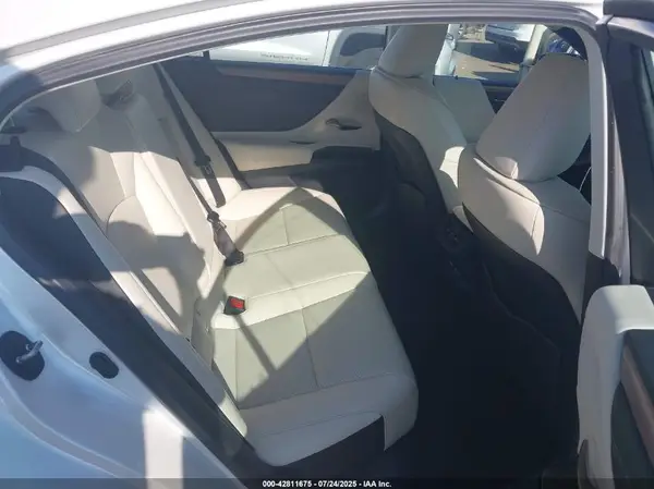 58ADZ1B17SU197655 2025 LEXUS ES - Image 8
