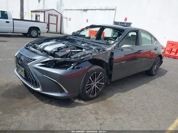 58ADZ1B17SU217712 2025 LEXUS ES - Image 2