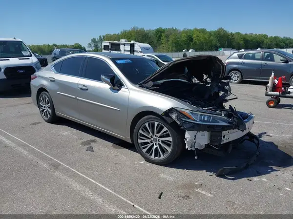 58ADZ1B18LU057471 2020 LEXUS ES - Image 1