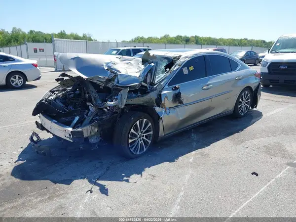 58ADZ1B18LU057471 2020 LEXUS ES - Image 2