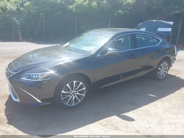 58ADZ1B18LU058216 2020 LEXUS ES - Image 2