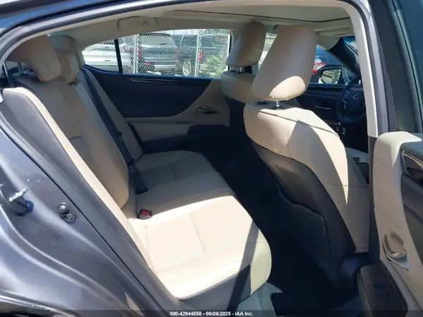 58ADZ1B18LU061875 2020 LEXUS ES - Image 8