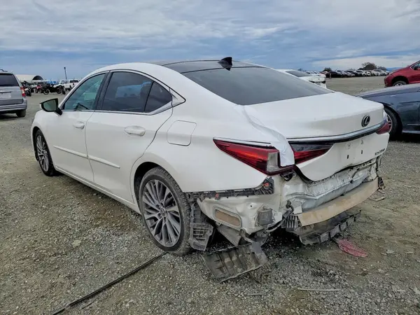 58ADZ1B18LU065327 2020 LEXUS ES - Image 2