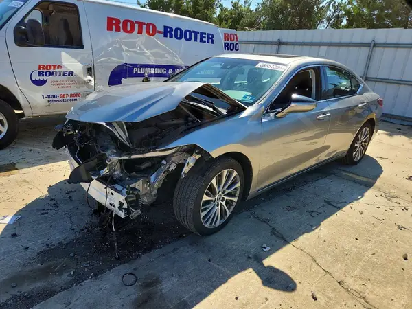 58ADZ1B18LU067451 2020 LEXUS ES - Image 1