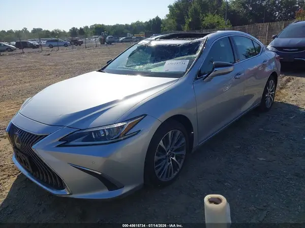 58ADZ1B18LU067627 2020 LEXUS ES - Image 2