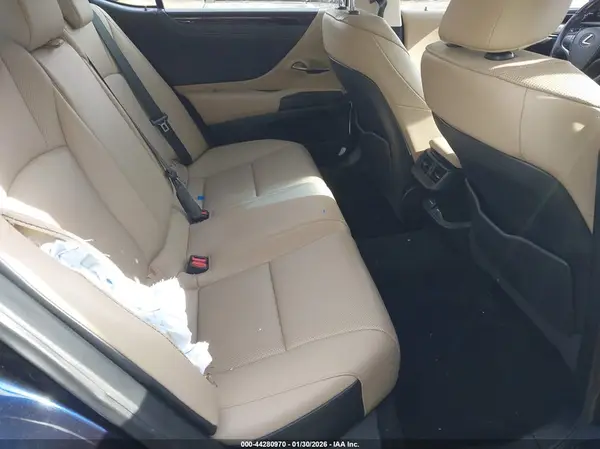 58ADZ1B18LU068924 2020 LEXUS ES - Image 8