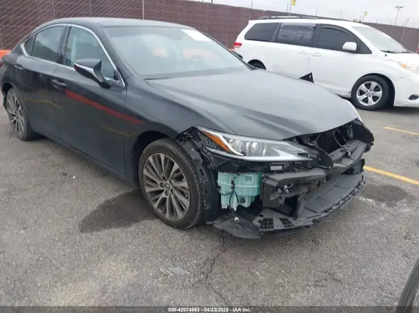 58ADZ1B18LU070415 2020 LEXUS ES - Image 1