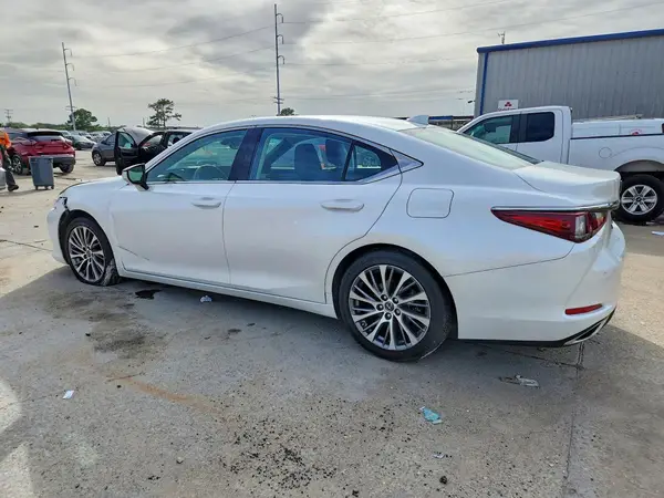 58ADZ1B18LU071340 2020 LEXUS ES - Image 2