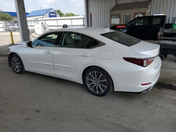 58ADZ1B18LU075582 2020 LEXUS ES - Image 2