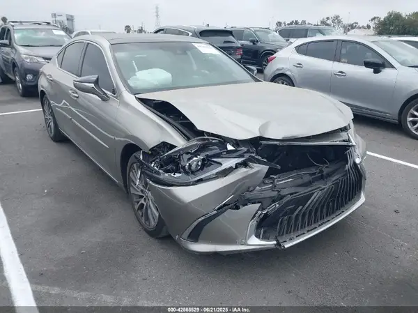 58ADZ1B18LU076103 2020 LEXUS ES - Image 1
