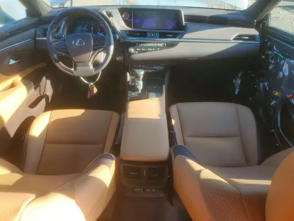 58ADZ1B18MU082808 2021 LEXUS ES - Image 8