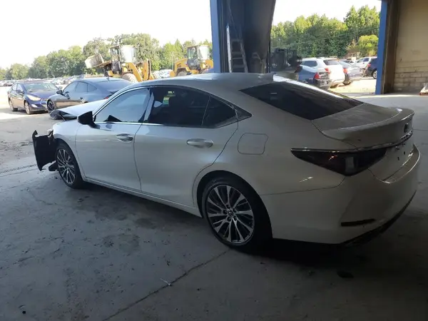 58ADZ1B18MU091041 2021 LEXUS ES - Image 2