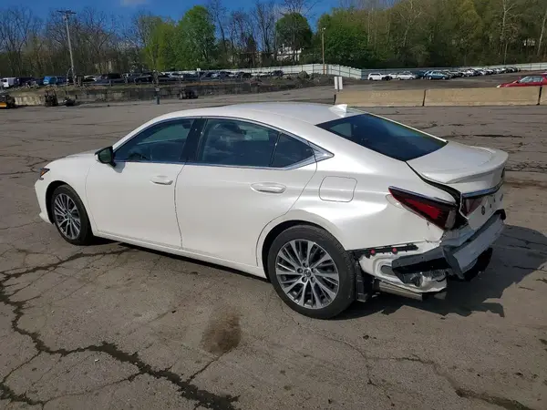 58ADZ1B18MU093596 2021 LEXUS ES - Image 2