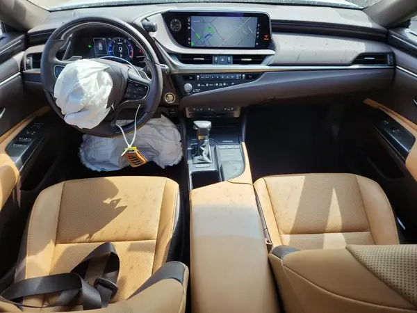 58ADZ1B18MU099835 2021 LEXUS ES - Image 8