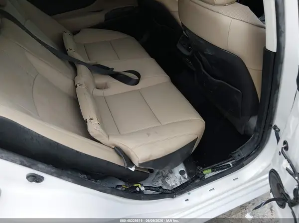 58ADZ1B18MU109702 2021 LEXUS ES - Image 8