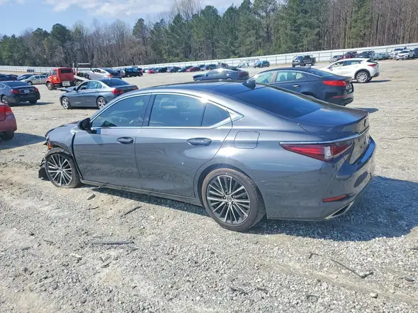 58ADZ1B18NU116957 2022 LEXUS ES - Image 2