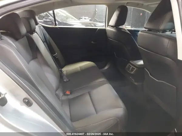 58ADZ1B18NU121365 2022 LEXUS ES - Image 8