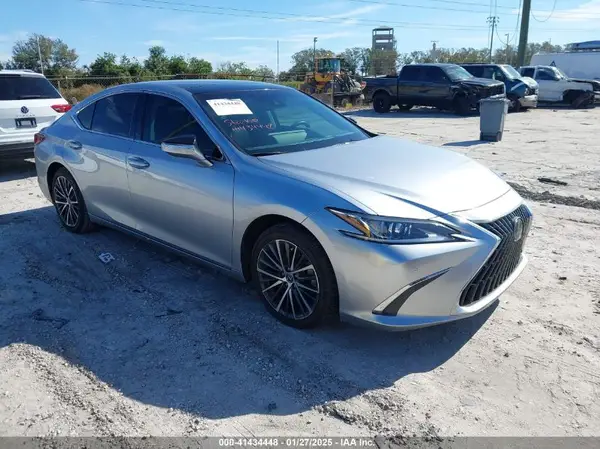 58ADZ1B18NU121477 2022 LEXUS ES - Image 1