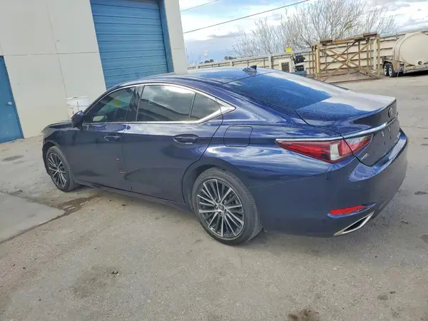 58ADZ1B18NU127604 2022 LEXUS ES - Image 2