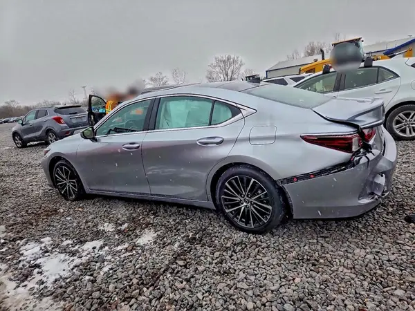 58ADZ1B18NU132432 2022 LEXUS ES - Image 2