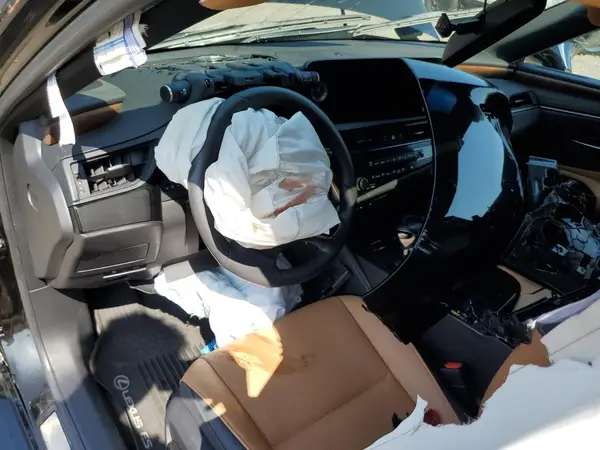58ADZ1B18PU139822 2023 LEXUS ES - Image 8