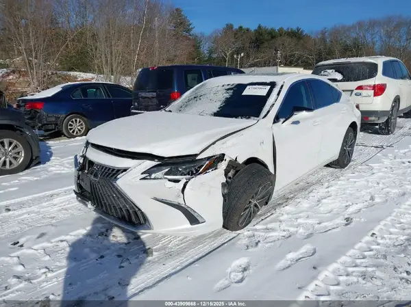 58ADZ1B18PU144616 2023 LEXUS ES - Image 2