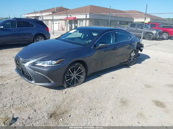 58ADZ1B18PU149881 2023 LEXUS ES - Image 2