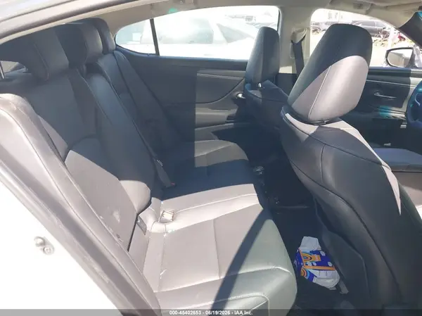 58ADZ1B18PU151081 2023 LEXUS ES - Image 8