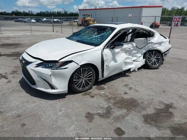 58ADZ1B18PU153025 2023 LEXUS ES - Image 2