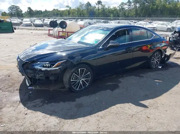 58ADZ1B18PU157124 2023 LEXUS ES - Image 2