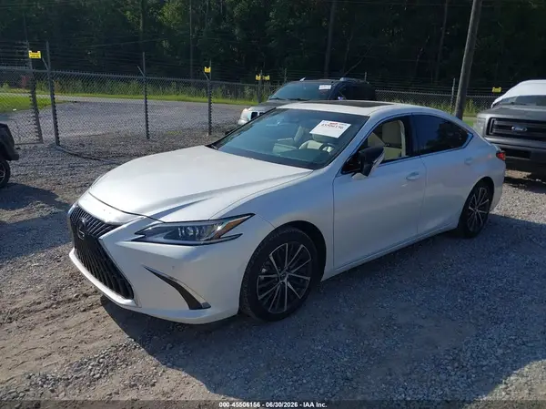 58ADZ1B18RU165131 2024 LEXUS ES - Image 2