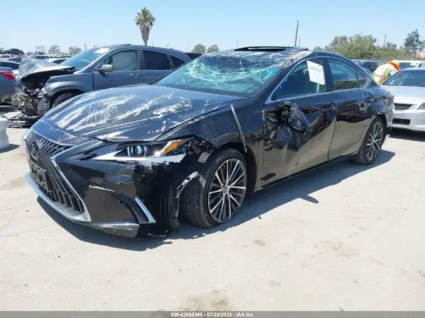 58ADZ1B18RU168935 2024 LEXUS ES - Image 2