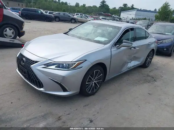 58ADZ1B18RU169664 2024 LEXUS ES - Image 2