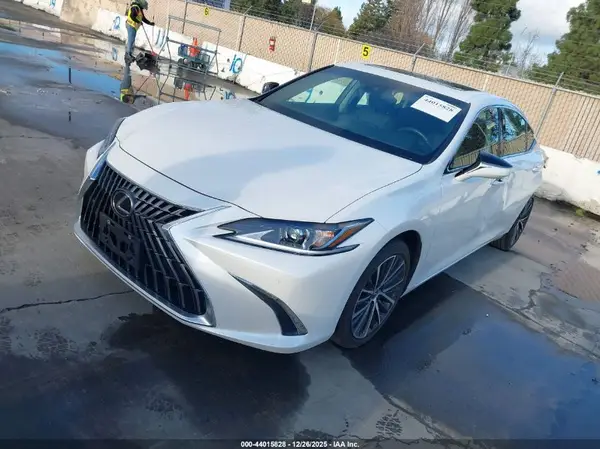 58ADZ1B18RU170507 2024 LEXUS ES - Image 2
