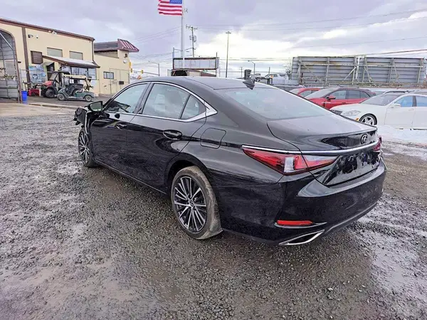 58ADZ1B18RU170765 2024 LEXUS ES - Image 2