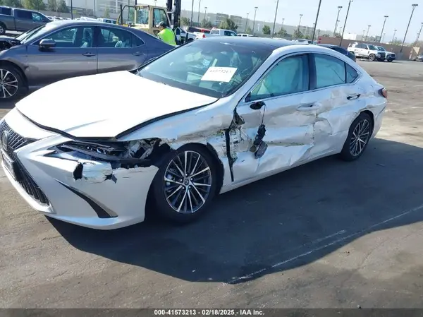 58ADZ1B18RU182270 2024 LEXUS ES - Image 2