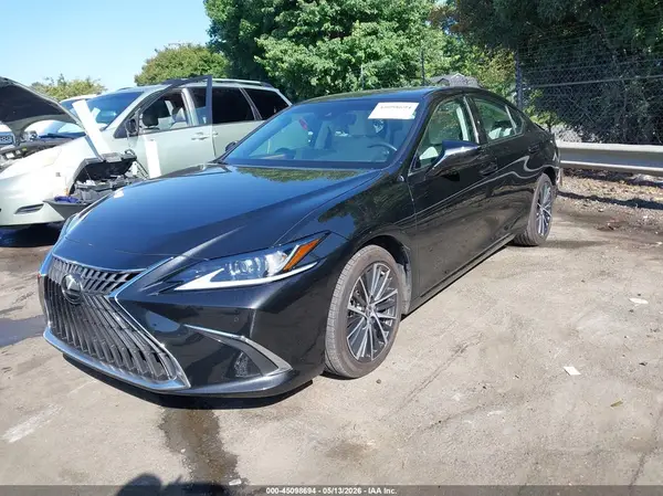 58ADZ1B18SU185773 2025 LEXUS ES - Image 2