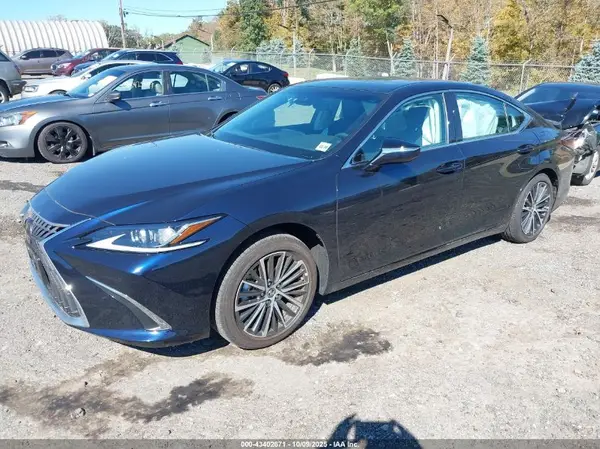 58ADZ1B18SU189158 2025 LEXUS ES - Image 2