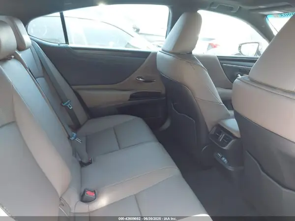 58ADZ1B18SU192321 2025 LEXUS ES - Image 8