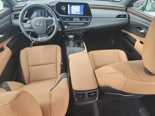 58ADZ1B18SU196854 2025 LEXUS ES - Image 8