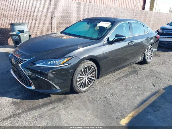 58ADZ1B18SU201082 2025 LEXUS ES - Image 2