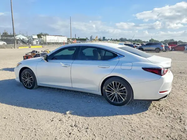 58ADZ1B18SU209067 2025 LEXUS ES - Image 2
