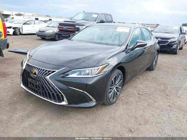 58ADZ1B18SU210381 2025 LEXUS ES - Image 2